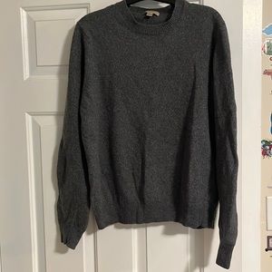 BURBERRY sweater. Size S.